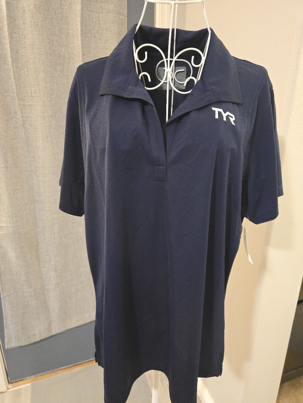 BNWT- SIZE XL - WOMENS TYR Navy Short-Sleeve Polo with Embroidered Logo